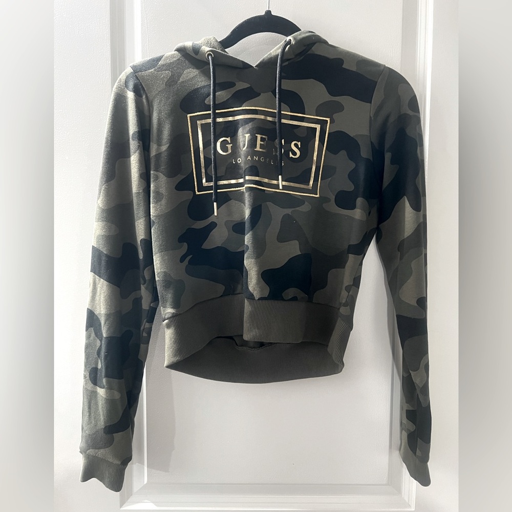 Camouflage Guess sweatshirt NWOT size small
